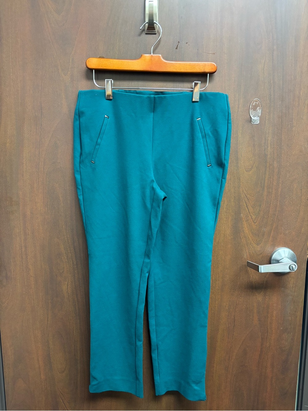 Chico’s Travelers Teal Pull-On Ankle Pants Size 1P (US 8P)
